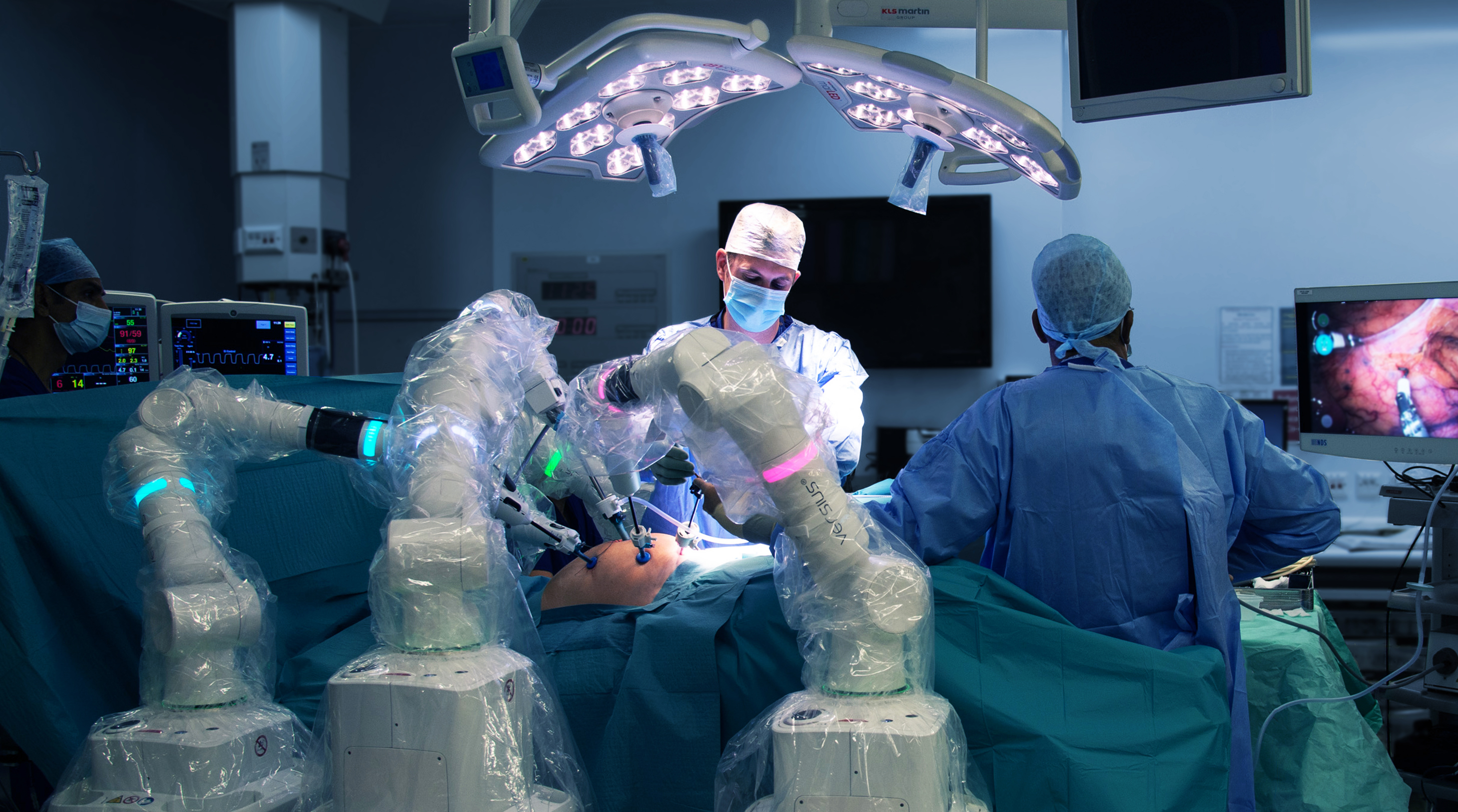 Manchester University NHS FT Uses Versius To Perform First Robotic ...